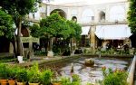 سرای مشیر، بازاری قدیمی در شیراز