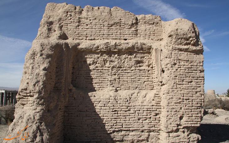 آثار باقی مانده از ارگ بردسیر کرمان آثار باقی مانده از ارگ بردسیر کرمان