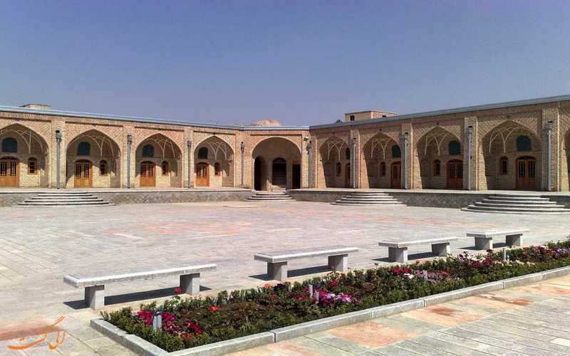 تهرانگردی در کاروانسرای زیبای خانات تهرانگردی در کاروانسرای زیبای خانات