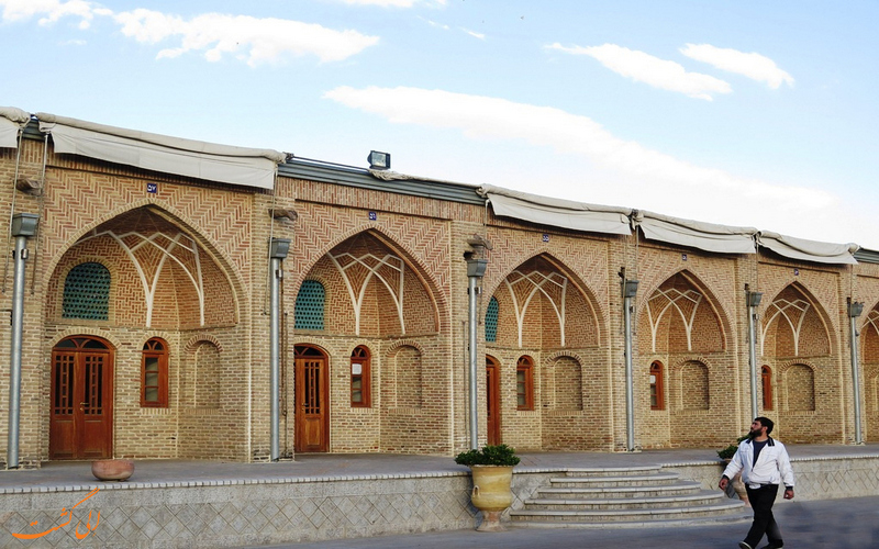 قدم زدن در کاروانسرای خانات تهران قدم زدن در کاروانسرای خانات تهران