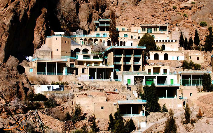 نمایی بیرونی از زیارتگاه چک چک نمایی بیرونی از زیارتگاه چک چک