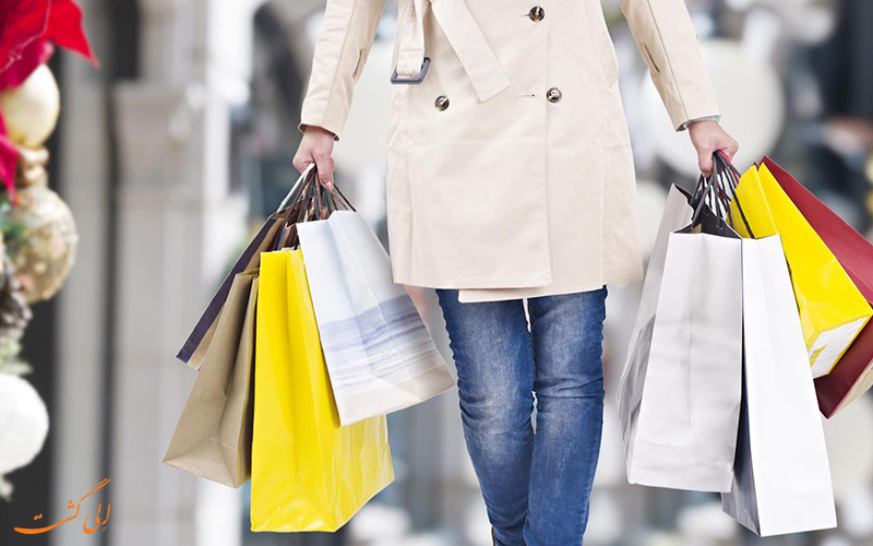 در حال خرید کردن در حال خرید کردن