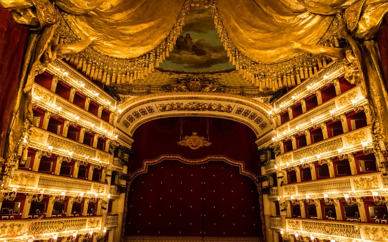 Teatro-di-San-Carlo.jpg